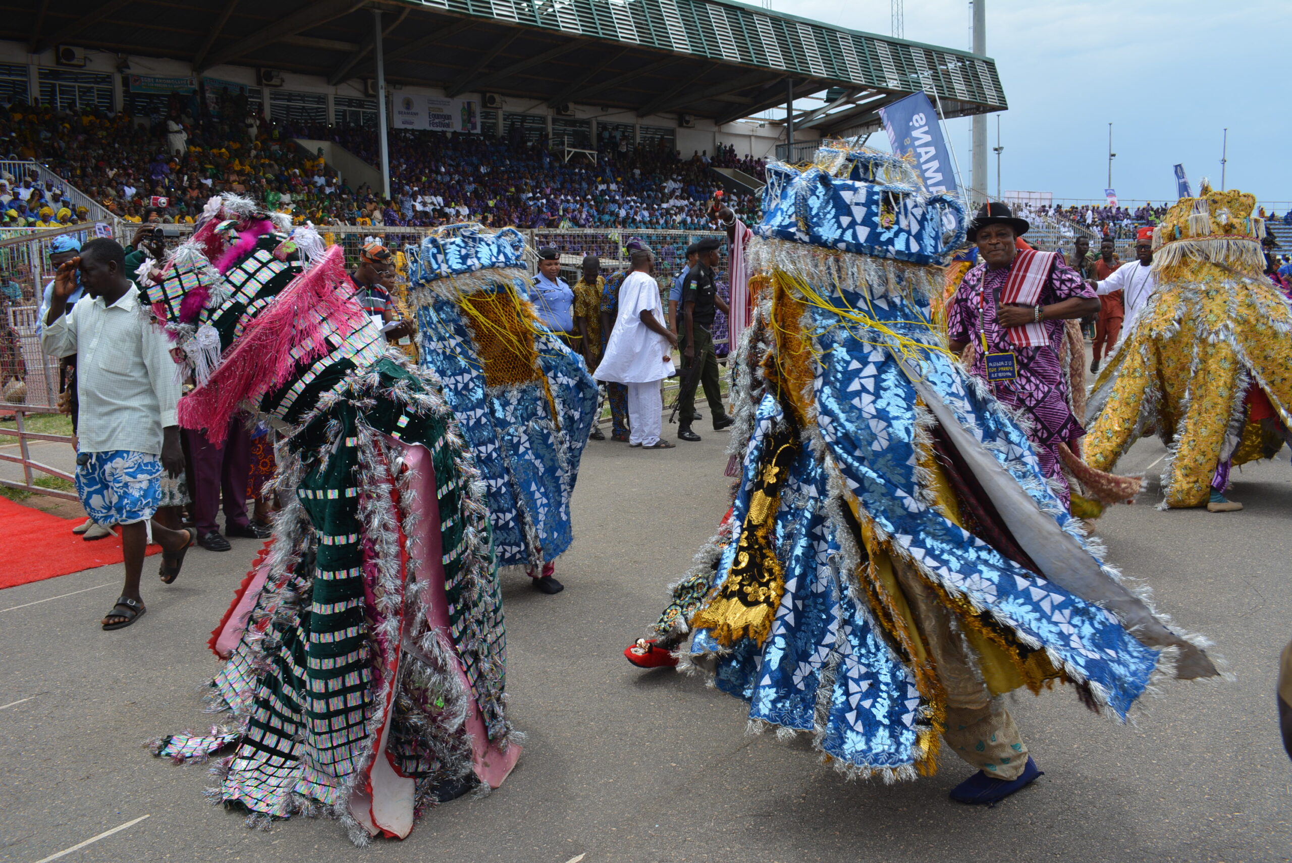 Oloolu masquerade